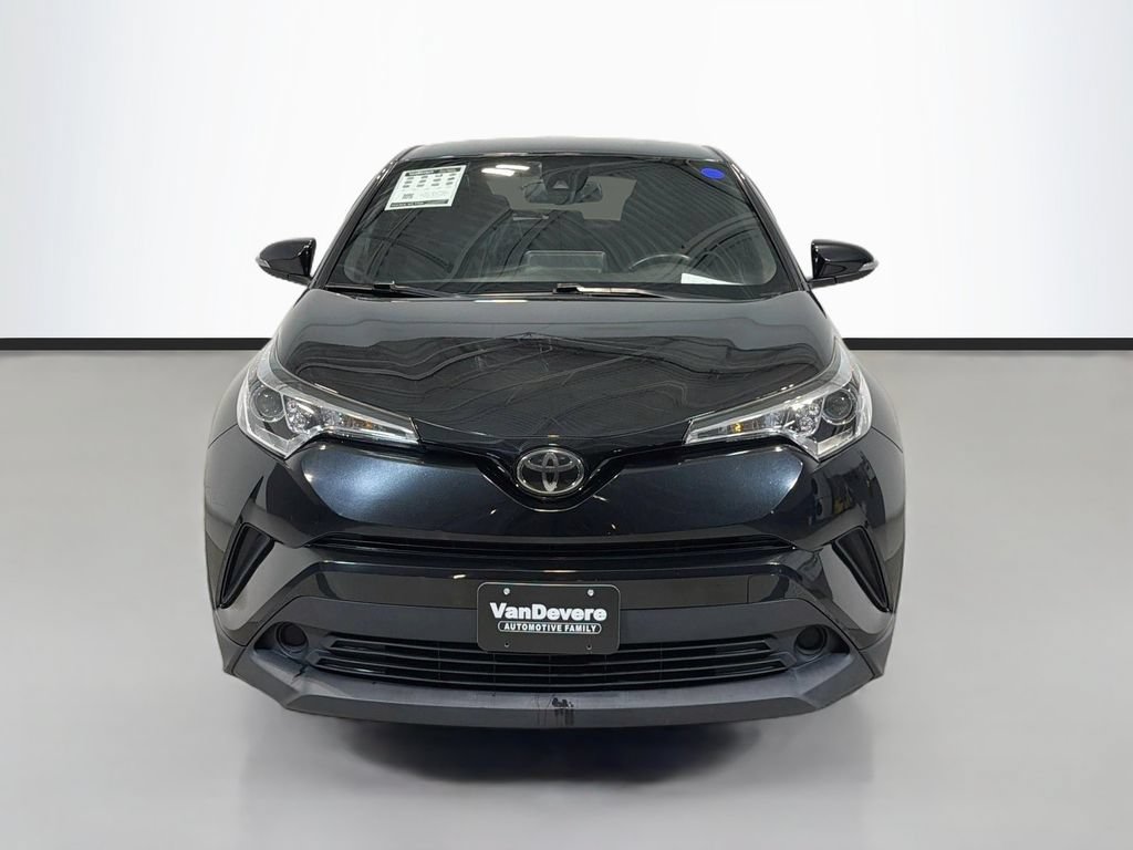 Used 2019 Toyota C-HR XLE FWD image 2