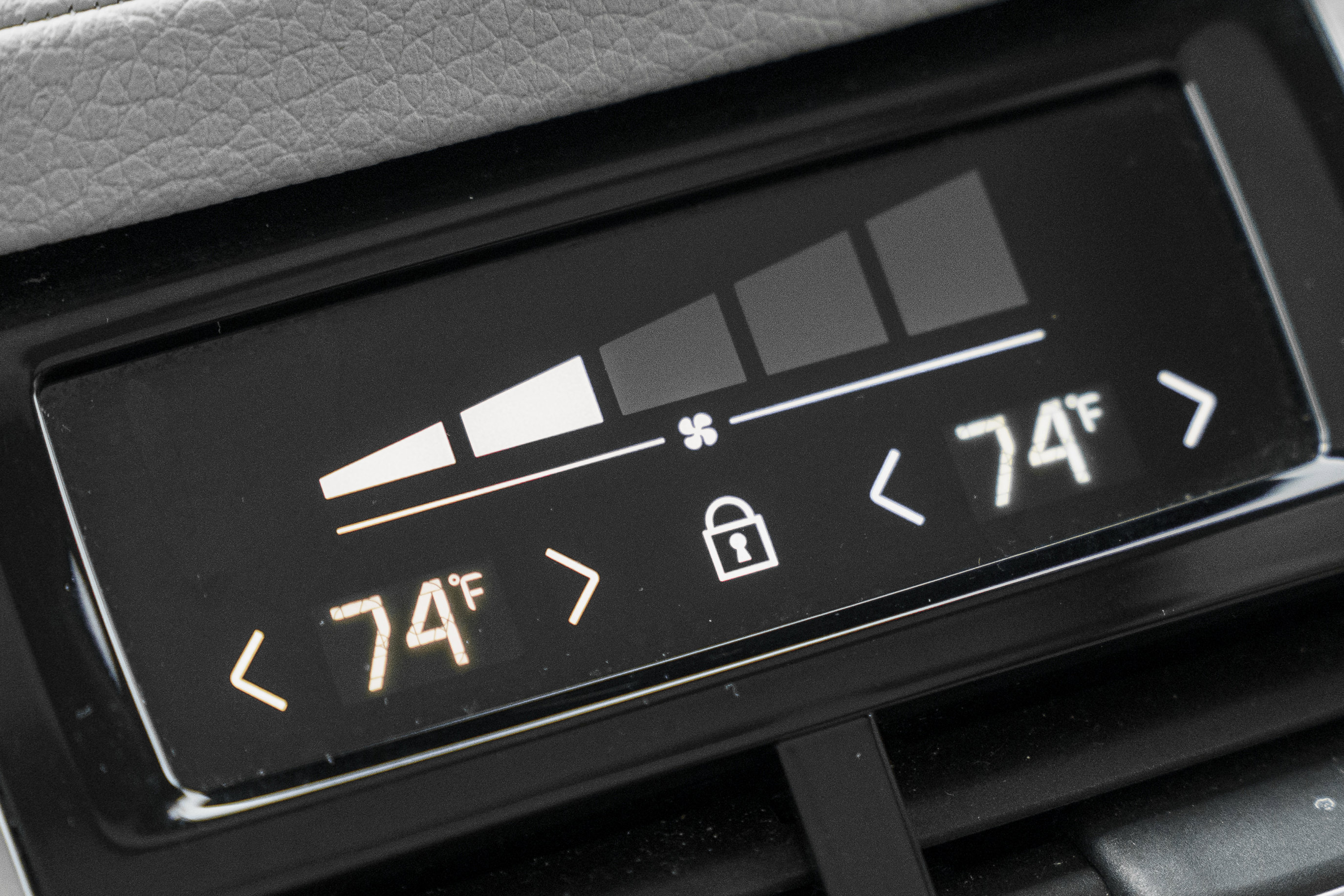 Used 2022 Volvo XC90 T6 Momentum w/ Advanced Package image 26