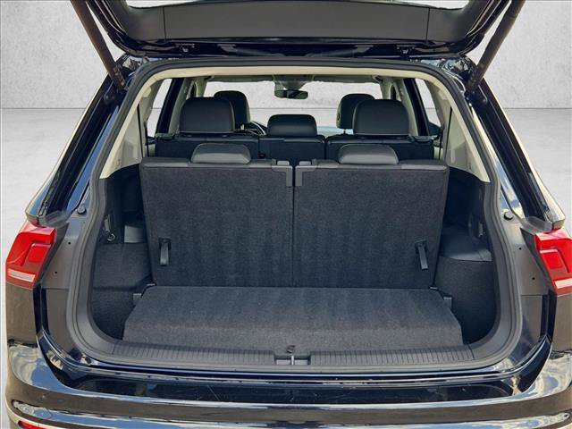 Used 2024 Volkswagen Tiguan SE FWD image 6