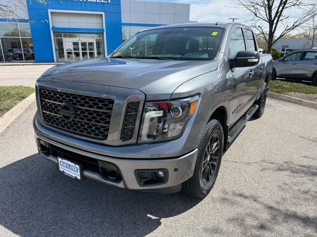 Used 2018 Nissan Titan SL w/ Midnight Edition AWD/4WD image 9