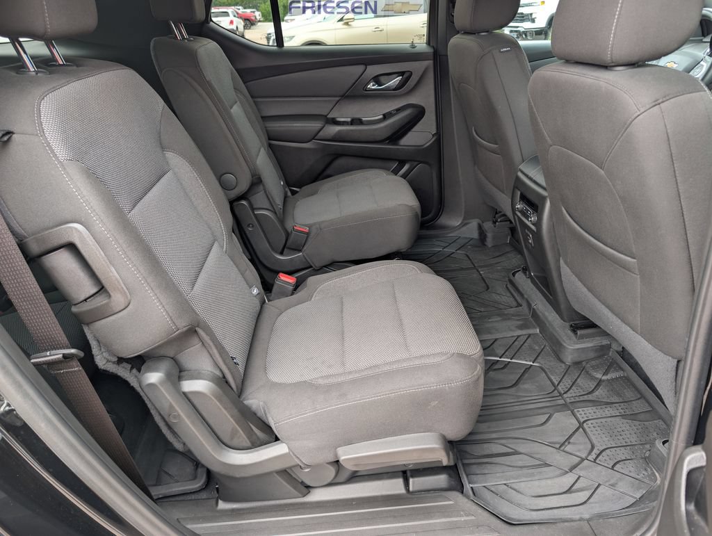 Used 2023 Chevrolet Traverse LT FWD image 26