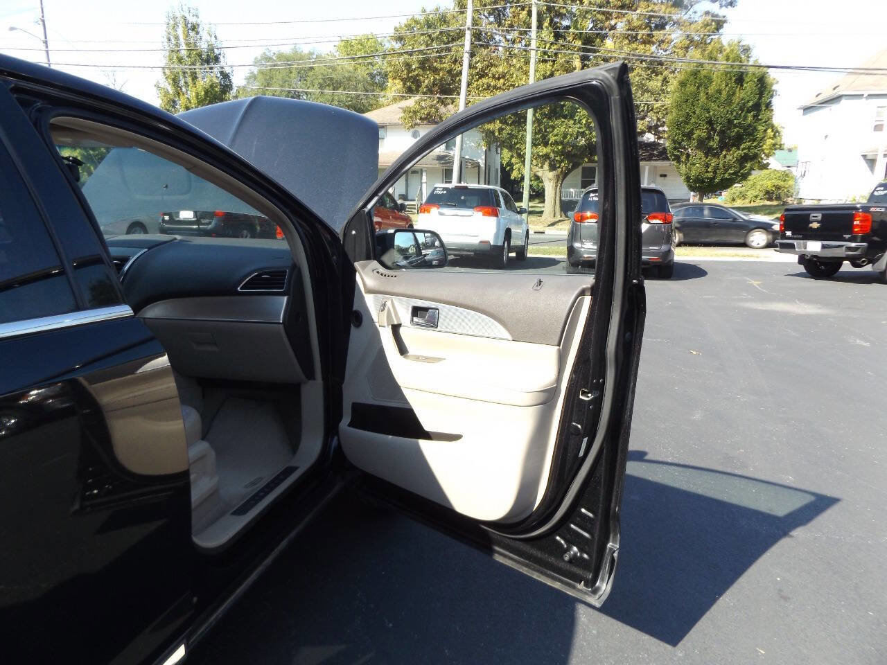 Used 2013 Lincoln MKX AWD image 26