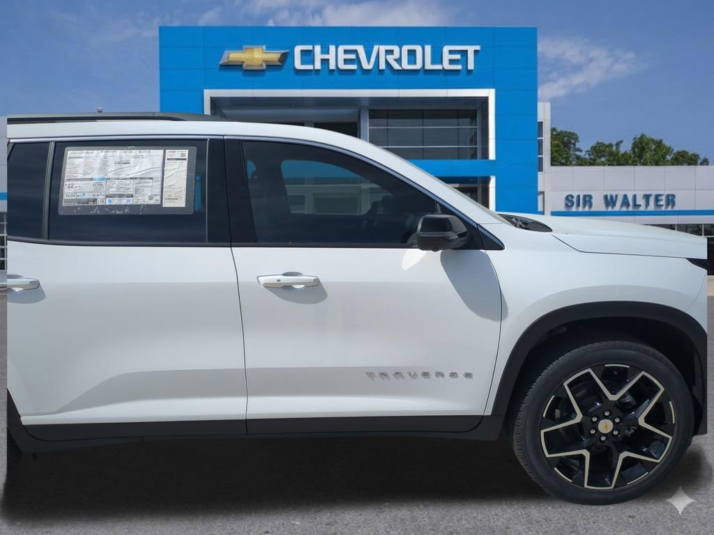 New 2026 Chevrolet Traverse LT w/ Driver Confidence Package FWD image 15