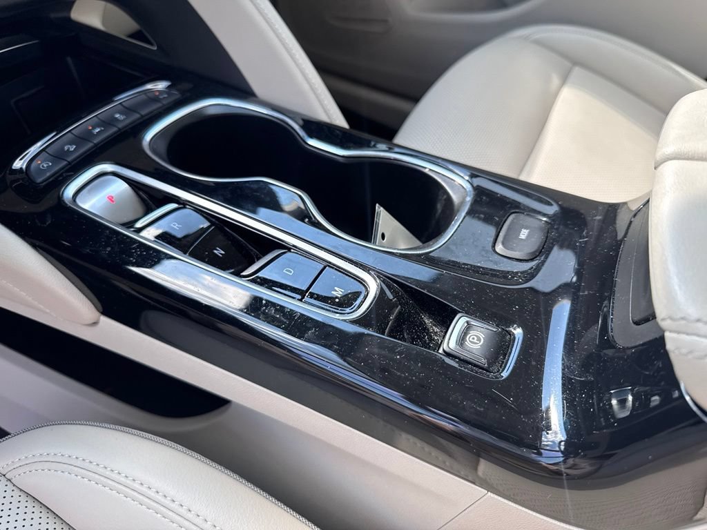 Used 2023 Buick Envision Essence AWD/4WD image 18