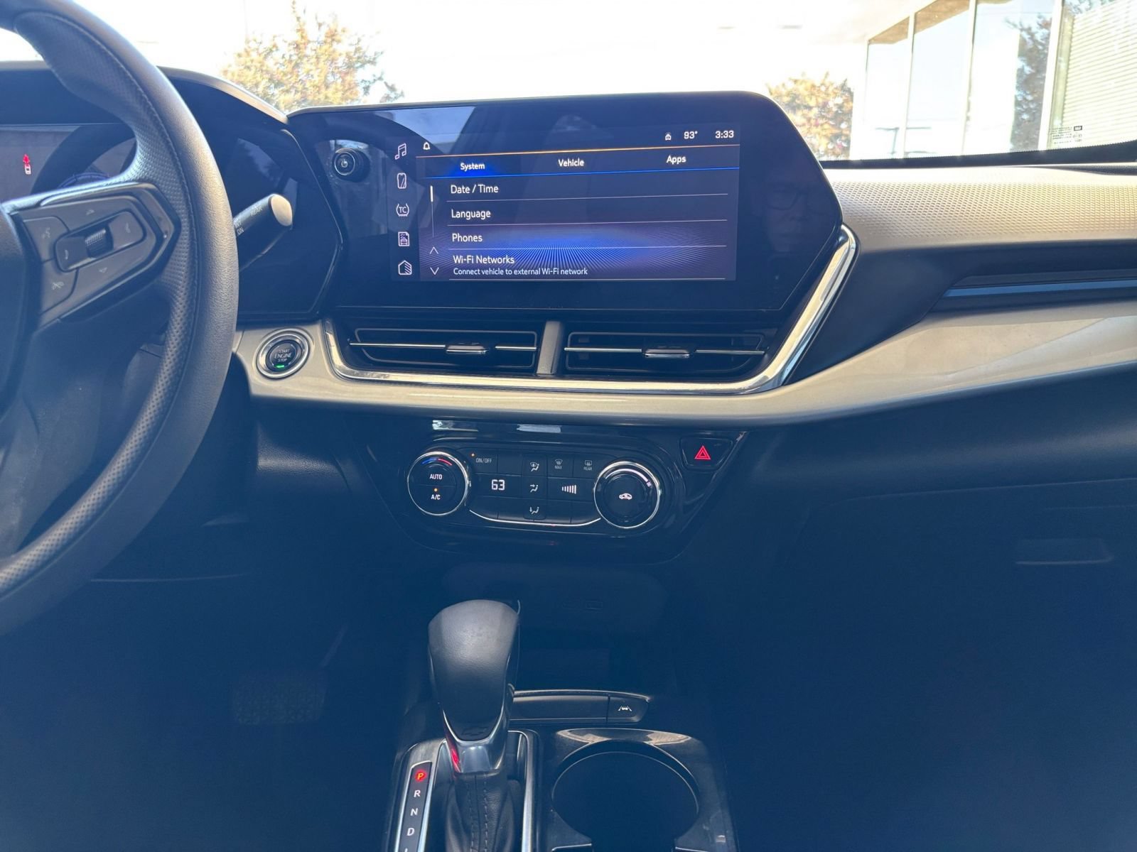 Used 2025 Chevrolet Trax LT FWD image 19