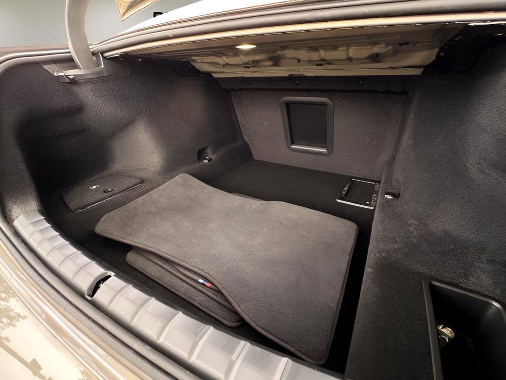 Used 2024 BMW 740i w/ Premium Package image 21