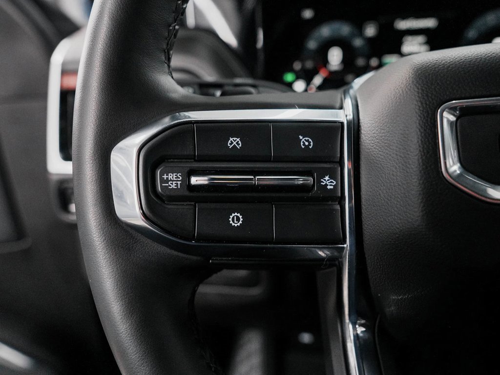 Used 2025 GMC Yukon XL Denali image 21