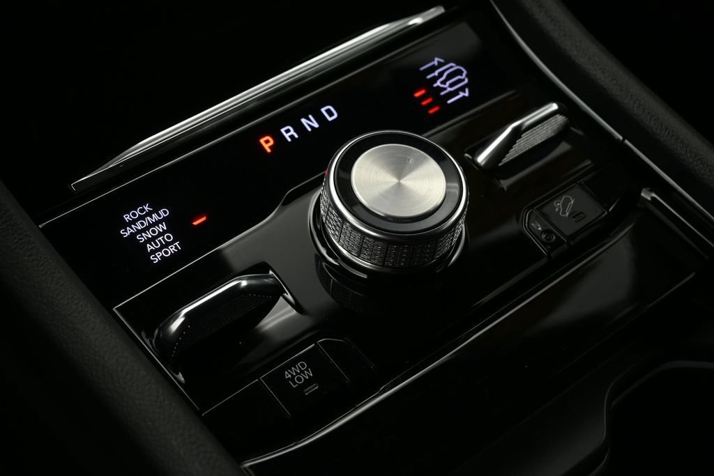Used 2023 Jeep Grand Cherokee Overland AWD/4WD image 27