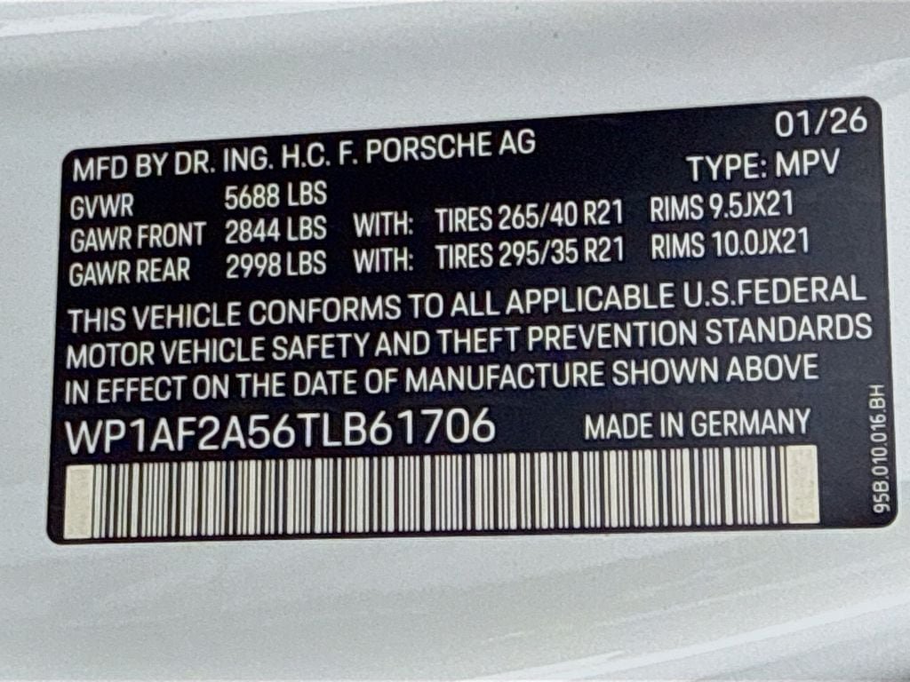 New 2026 Porsche Macan GTS AWD/4WD image 39