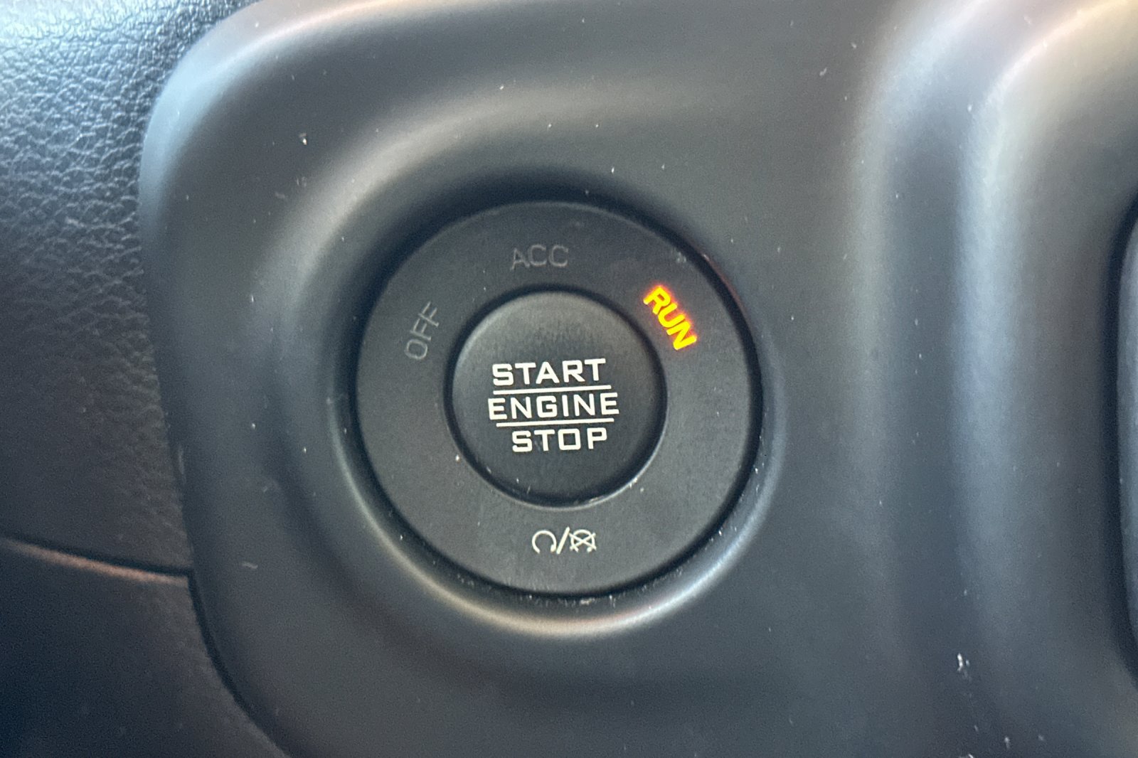 Used 2023 Jeep Wrangler Unlimited Sahara AWD/4WD image 25
