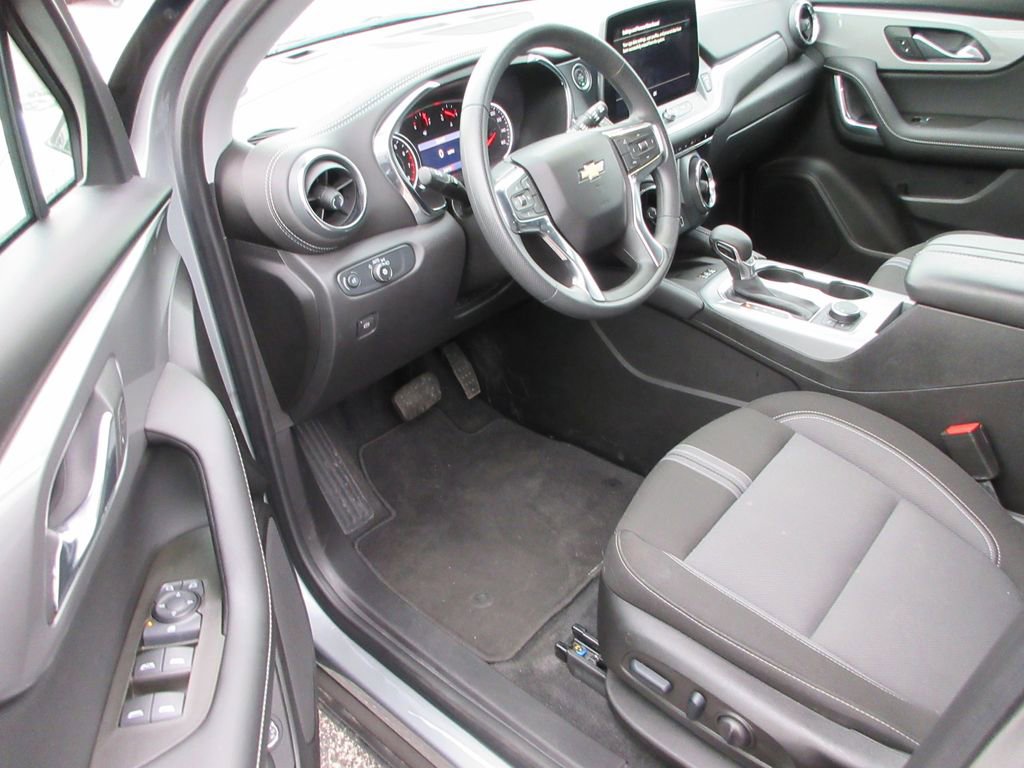 Used 2024 Chevrolet Blazer LT w/ Redline Edition FWD image 12