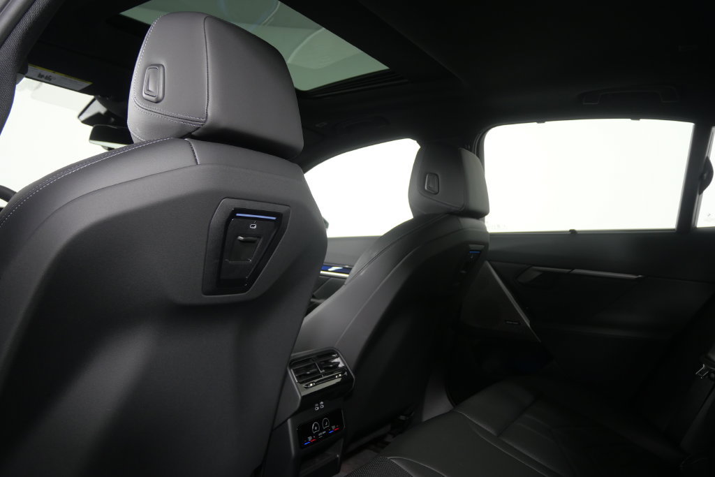 Used 2027 BMW 530i RWD image 19