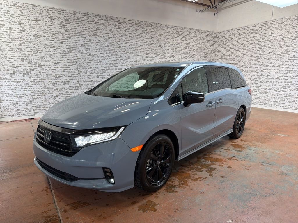 Used 2024 Honda Odyssey Sport image 3
