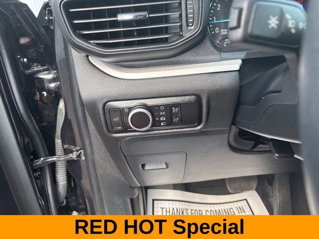 Used 2023 Ford Explorer XLT image 19