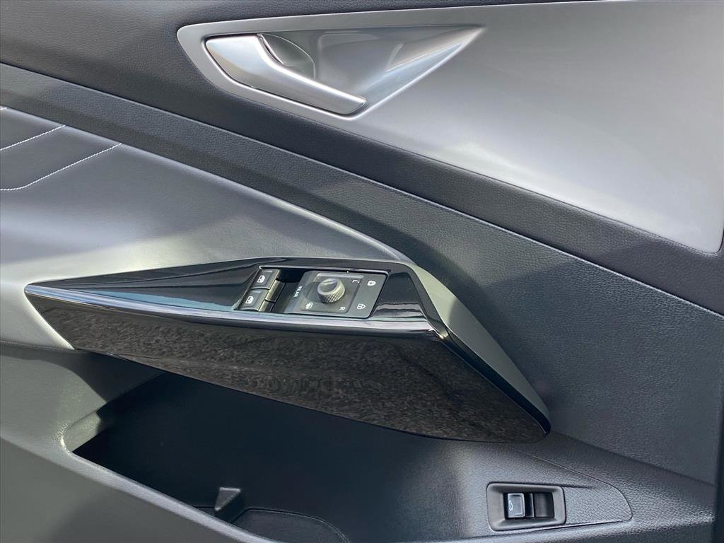 Used 2024 Volkswagen ID.4 S image 16