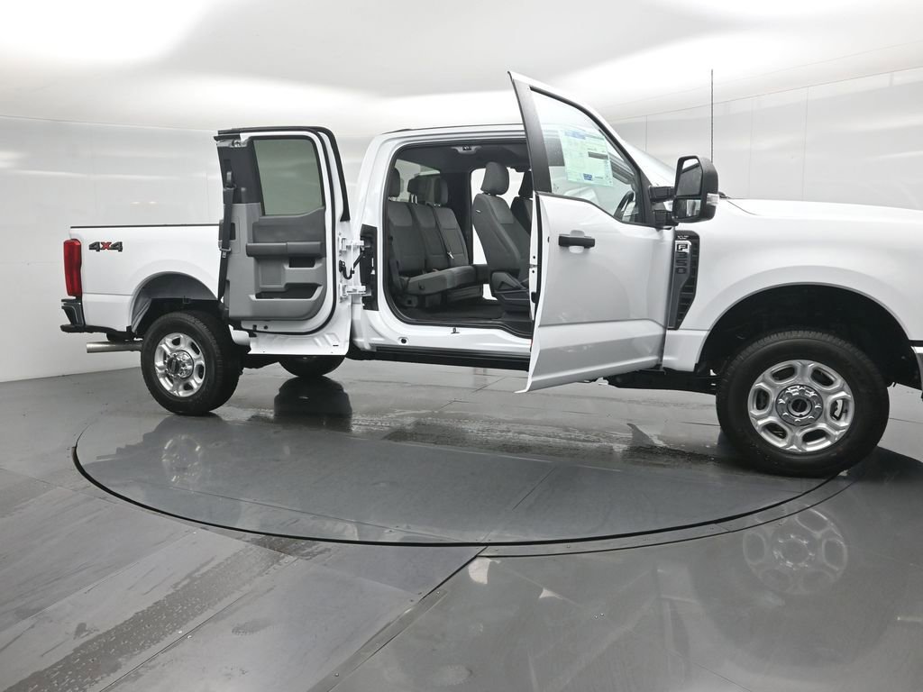 New 2026 Ford F350 XLT image 31