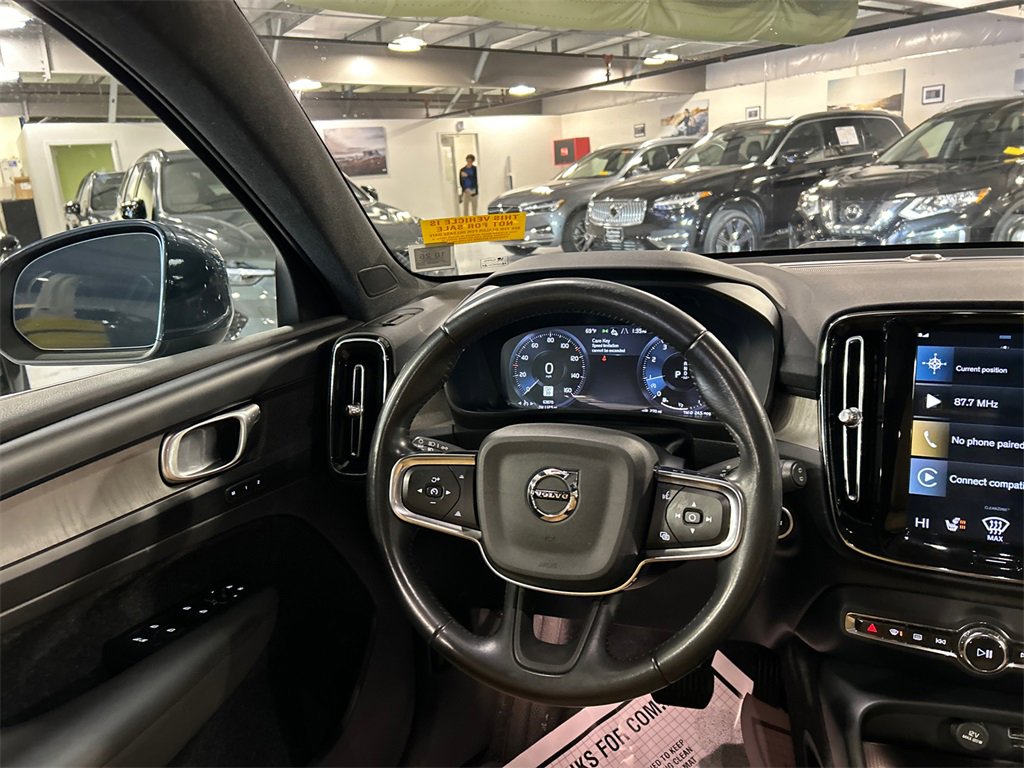 Used 2021 Volvo XC40 T5 Inscription w/ Climate Package image 23