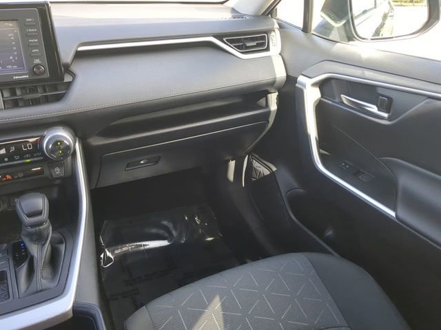 Certified 2022 Toyota RAV4 XLE w/ Convenience Package image 17