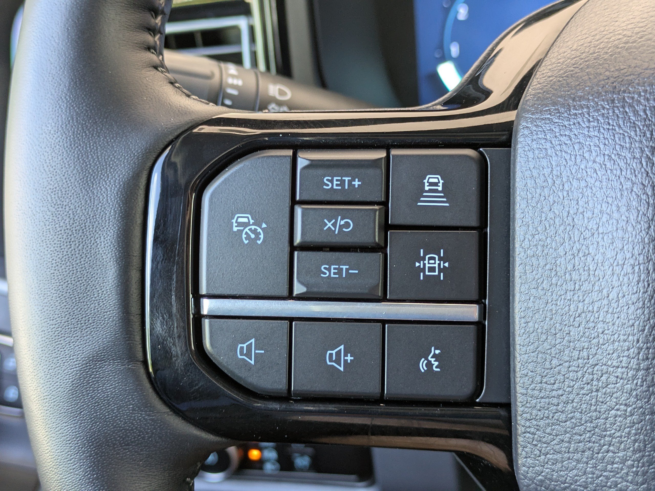 Used 2024 Ford F250 Lariat w/ Lariat Ultimate Package AWD/4WD image 32