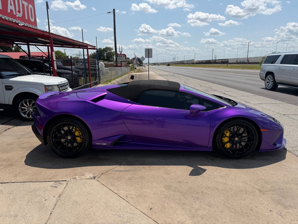 Used 2021 Lamborghini Huracan EVO RWD image 9