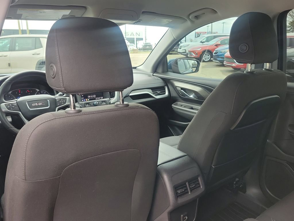 Used 2024 GMC Terrain SLE image 13