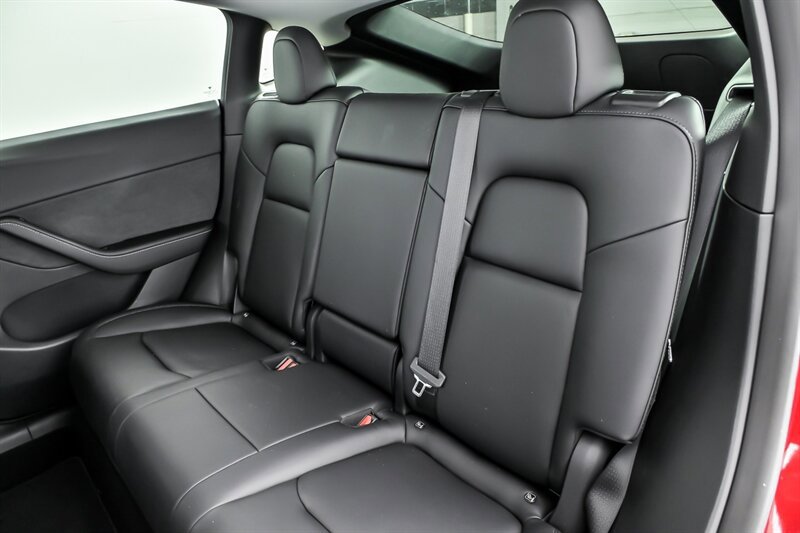 Used 2022 Tesla Model Y Long Range image 20