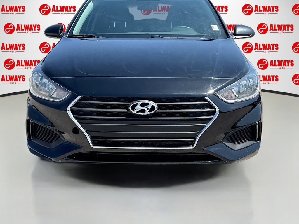 Used 2022 Hyundai Accent SE FWD image 2