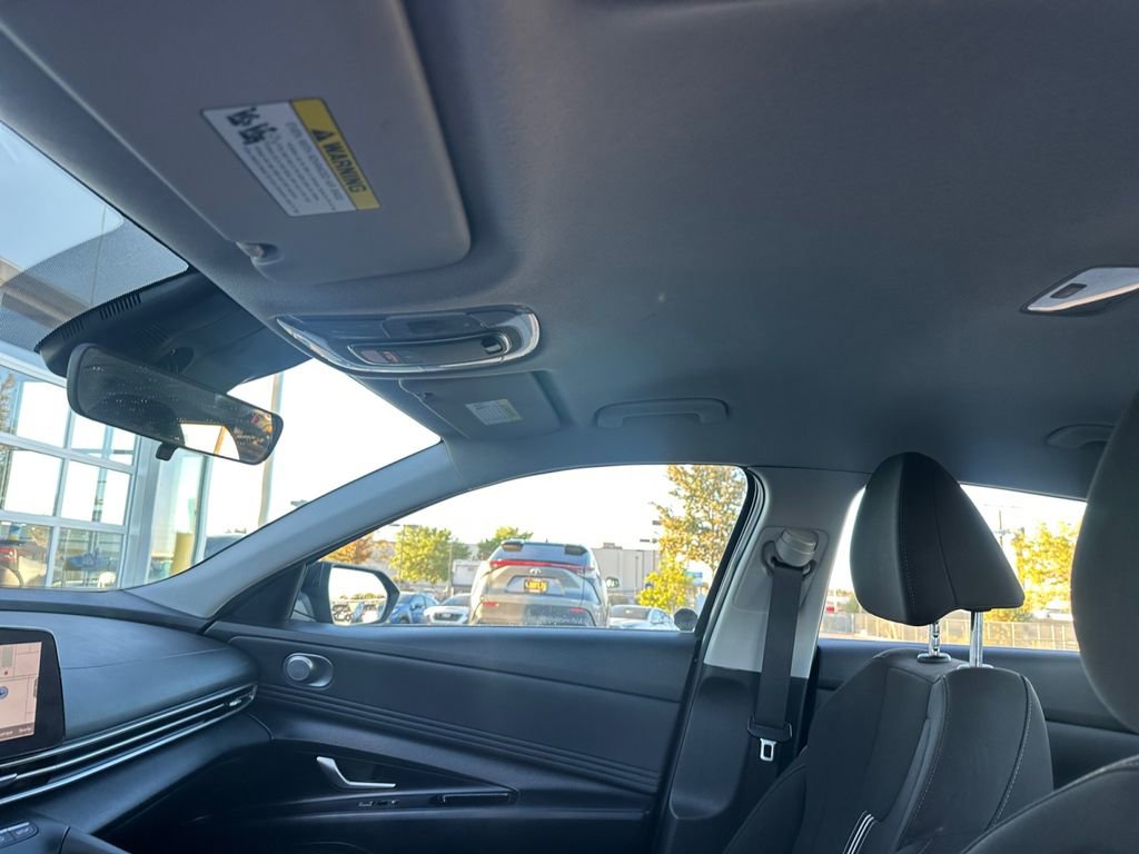 Used 2023 Hyundai Elantra SEL w/ Convenience Package image 24