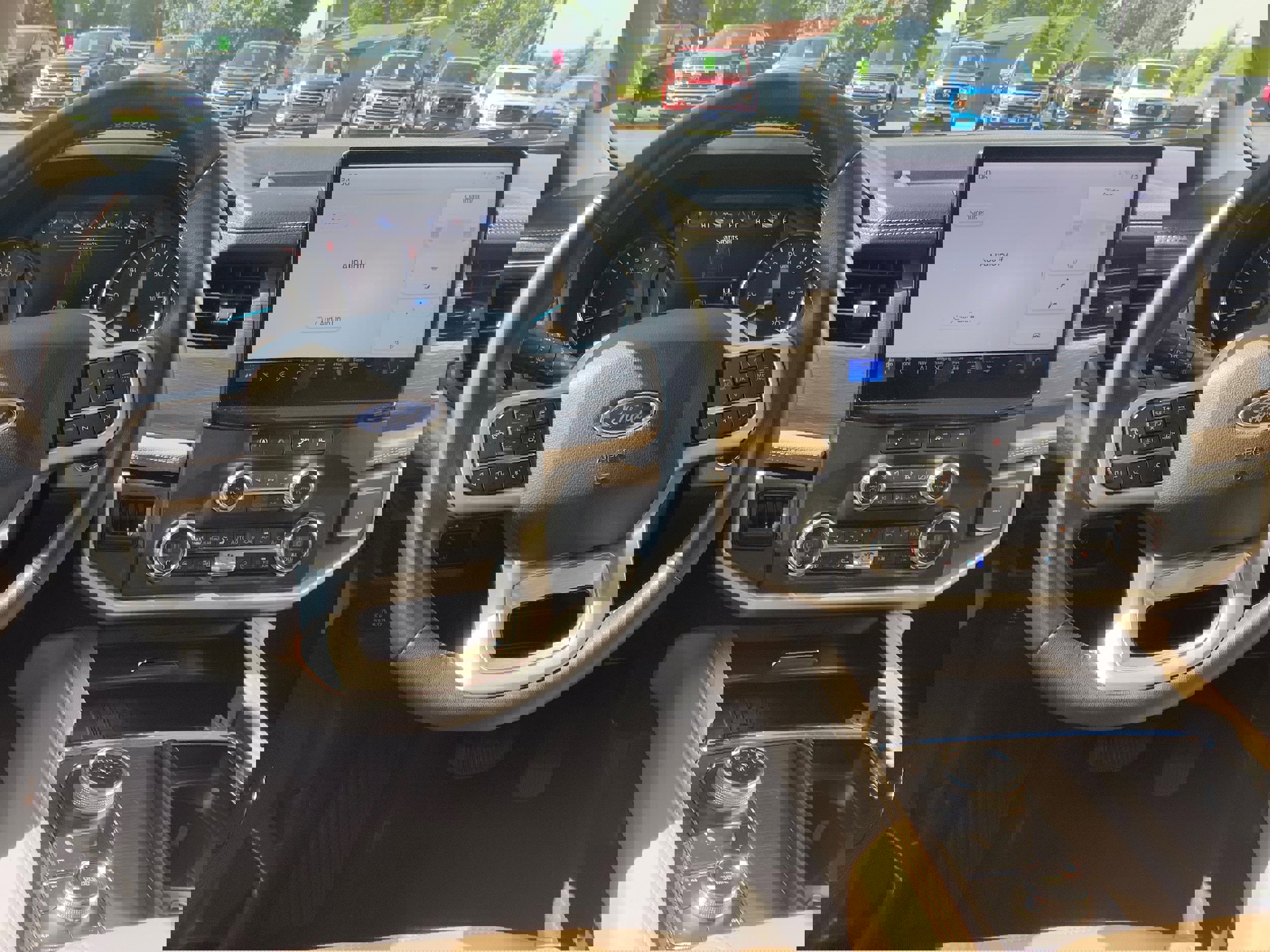 Used 2024 Ford Expedition Limited image 8