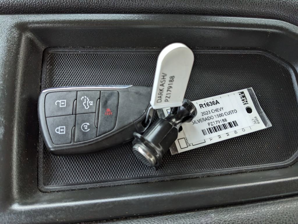 Used 2023 Chevrolet Silverado 1500 Custom image 35