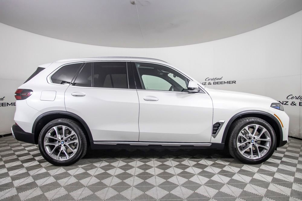 Used 2026 BMW X5 xDrive50e w/ Climate Comfort Package AWD/4WD image 11