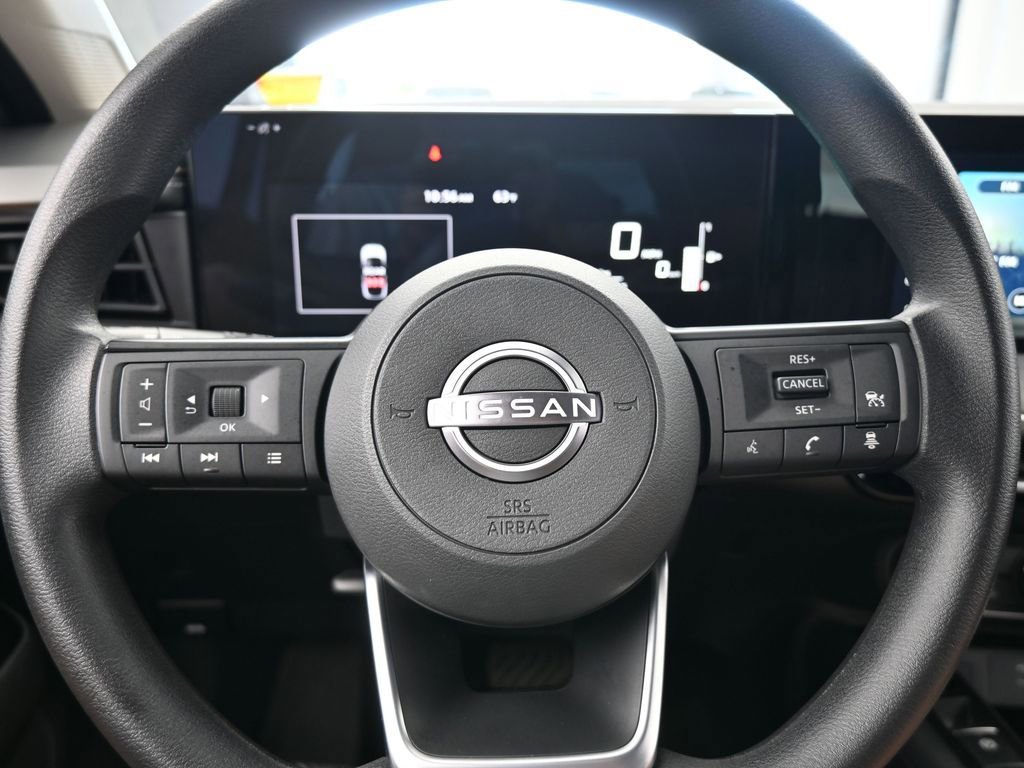 Used 2025 Nissan Kicks SV image 27