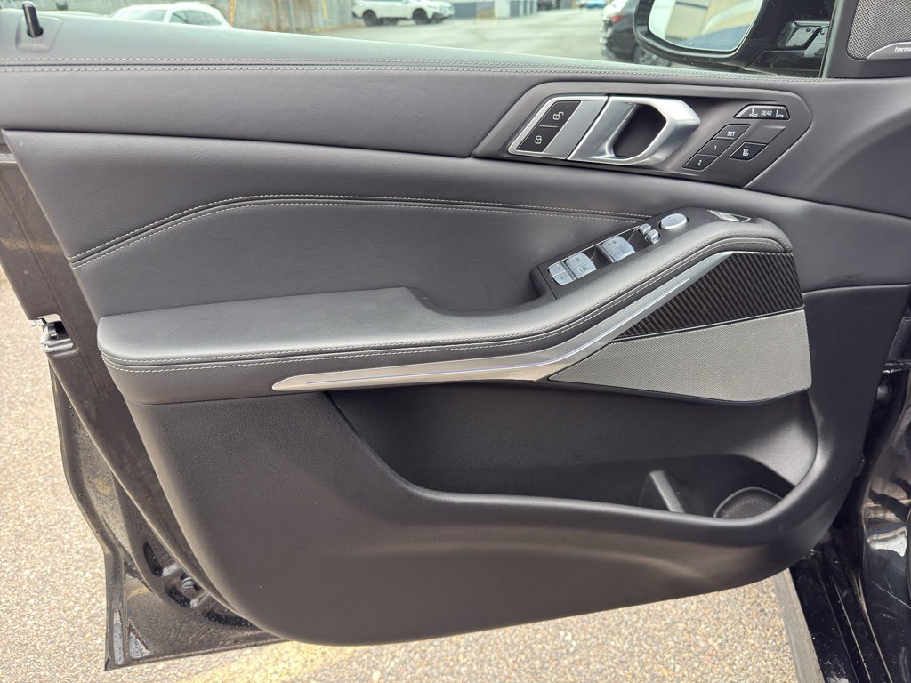 Used 2023 BMW X7 M60i image 10