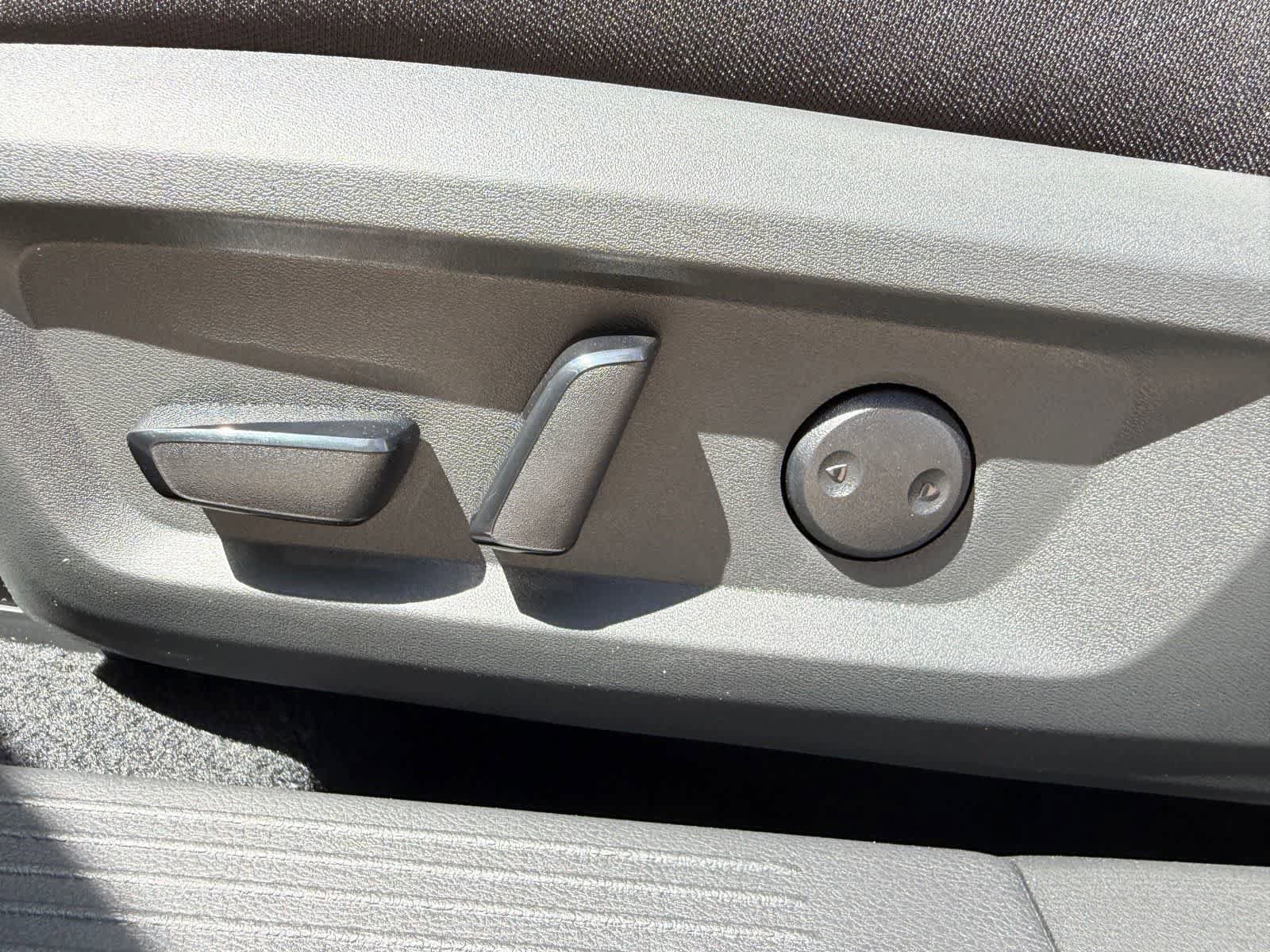 New 2026 Nissan Rogue SV FWD image 14