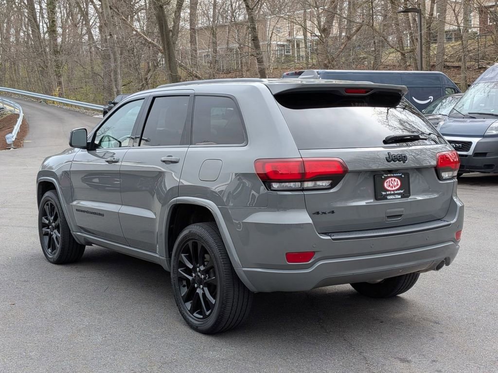 Used 2022 Jeep Grand Cherokee Laredo X image 7