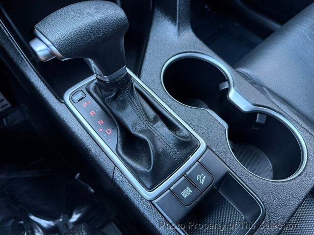 Used 2020 Kia Sportage S image 38