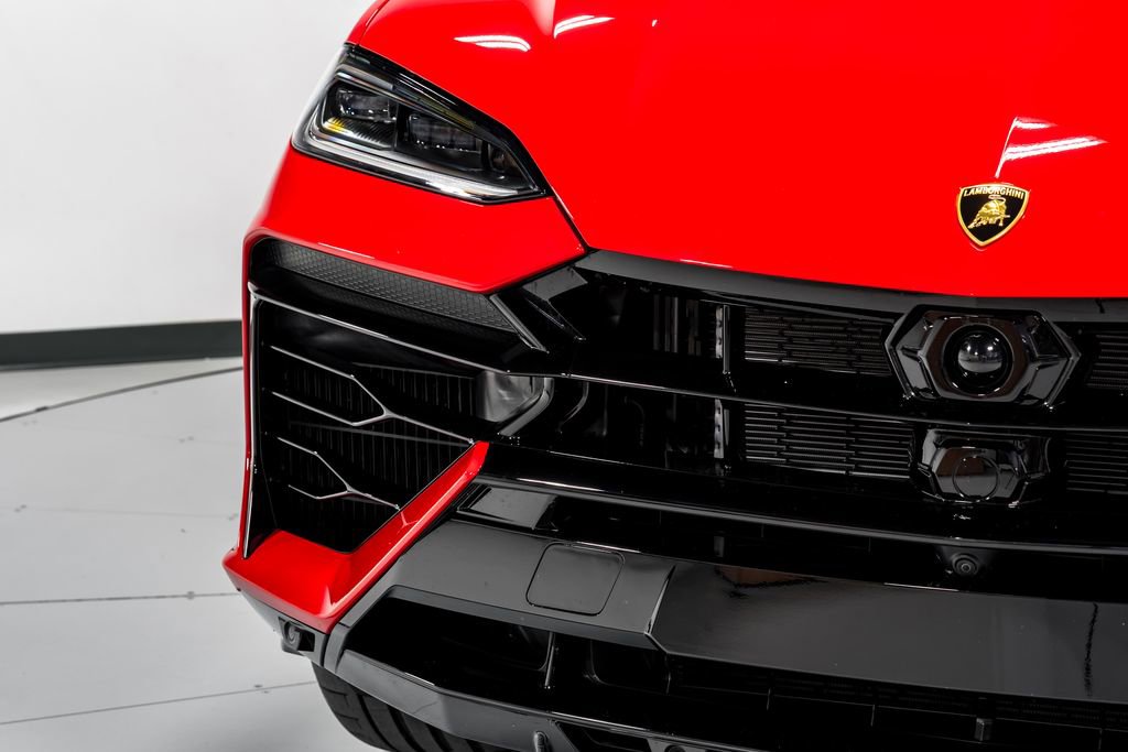 Used 2025 Lamborghini Urus SE AWD/4WD image 46