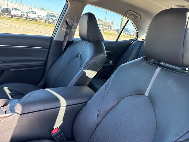 Used 2022 Toyota Camry XSE image 17