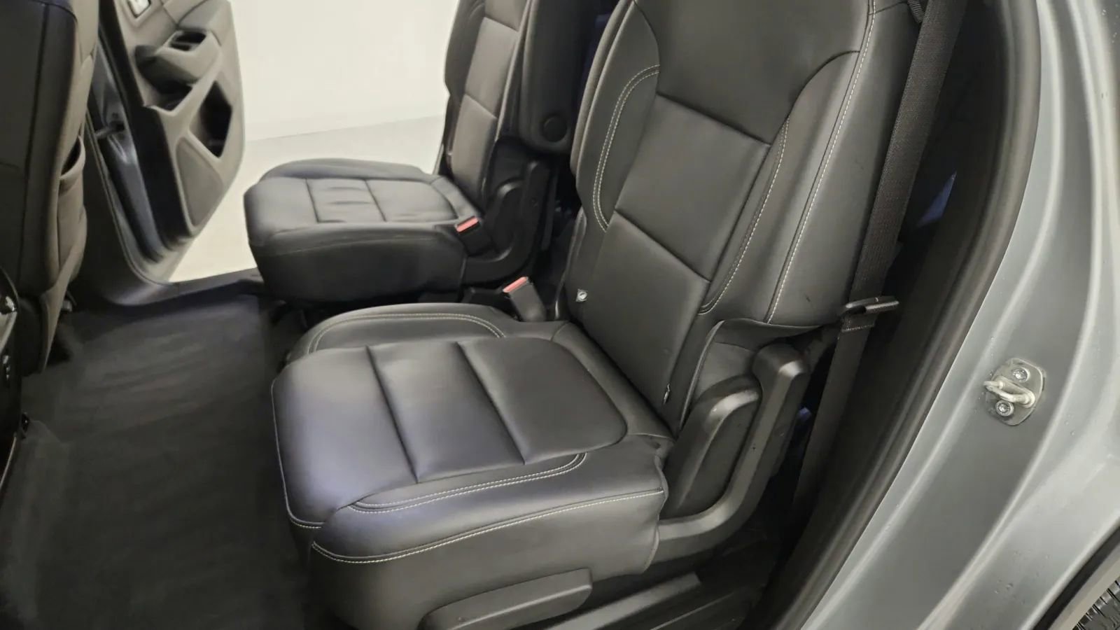 Used 2023 Chevrolet Traverse LT image 66