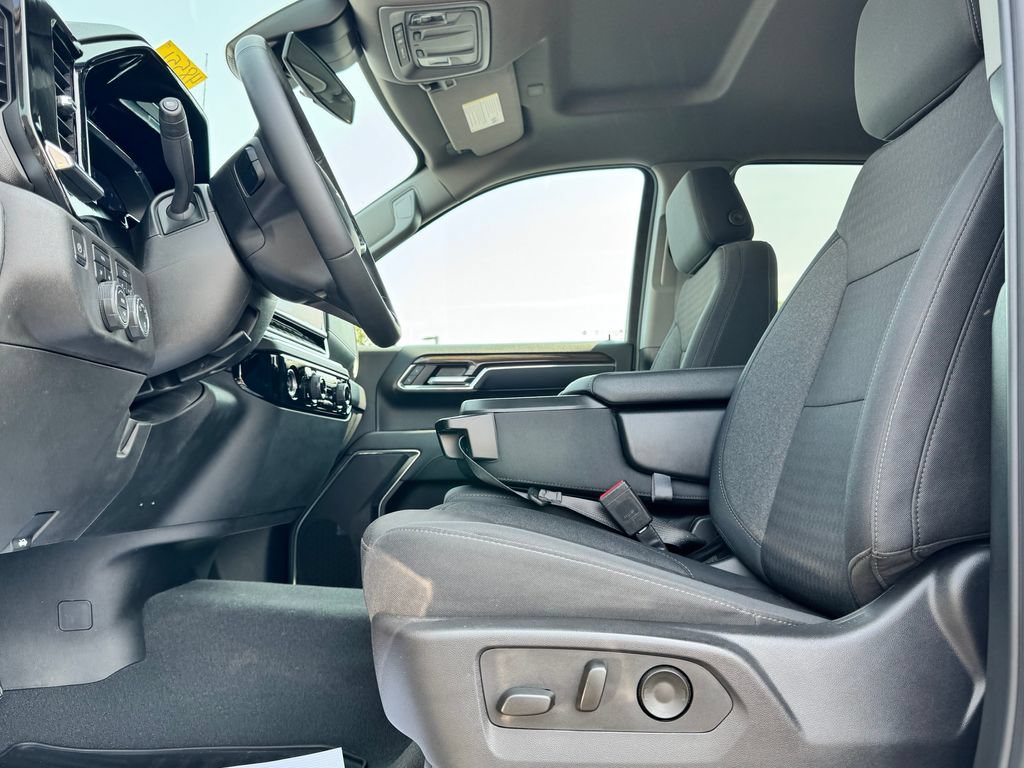 Used 2024 Chevrolet Silverado 1500 LT AWD/4WD image 17