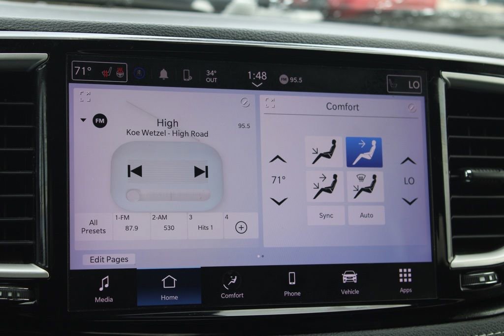 Used 2022 Chrysler Pacifica Touring-L image 37