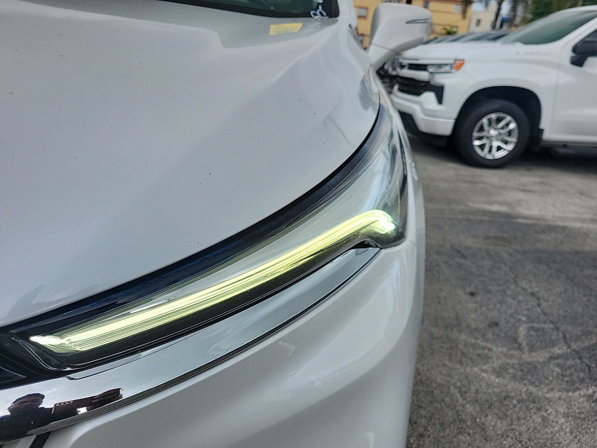 Used 2023 Buick Enclave Essence w/ Sport Touring Edition image 5