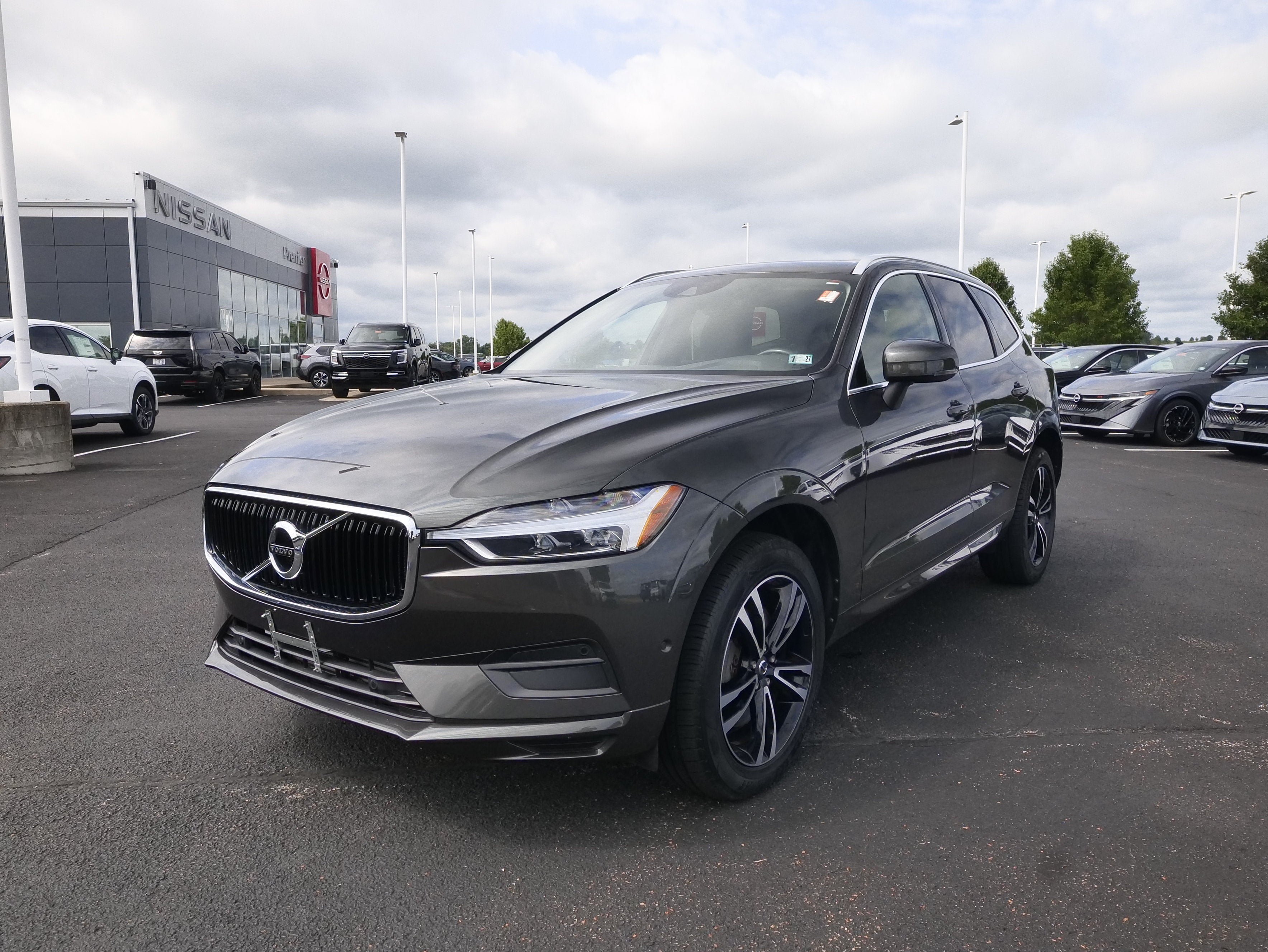 Used 2019 Volvo XC60 T6 Momentum AWD/4WD image 4