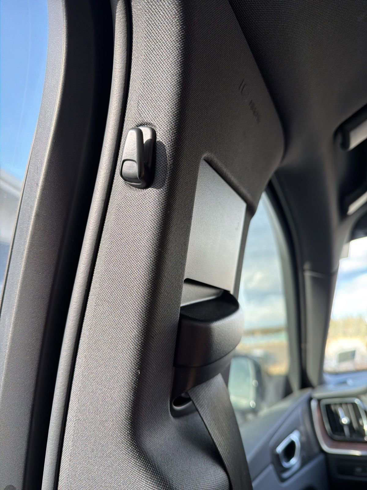 Certified 2025 Volvo XC60 T8 Plus w/ Protection Package Premier image 81