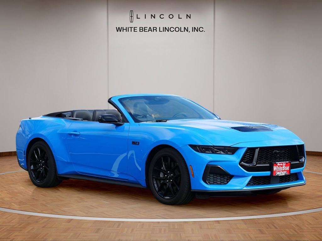 Used 2025 Ford Mustang GT Premium RWD image 3