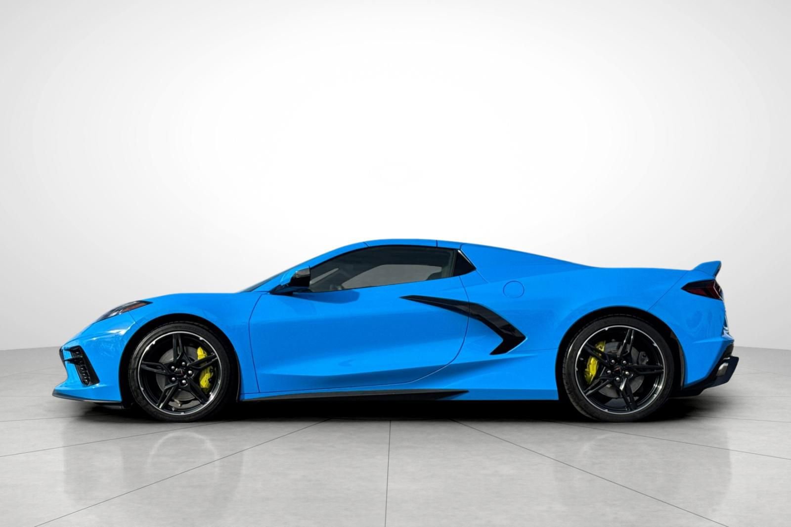 Used 2021 Chevrolet Corvette Stingray Premium Conv w/ Z51 Performance Package image 24