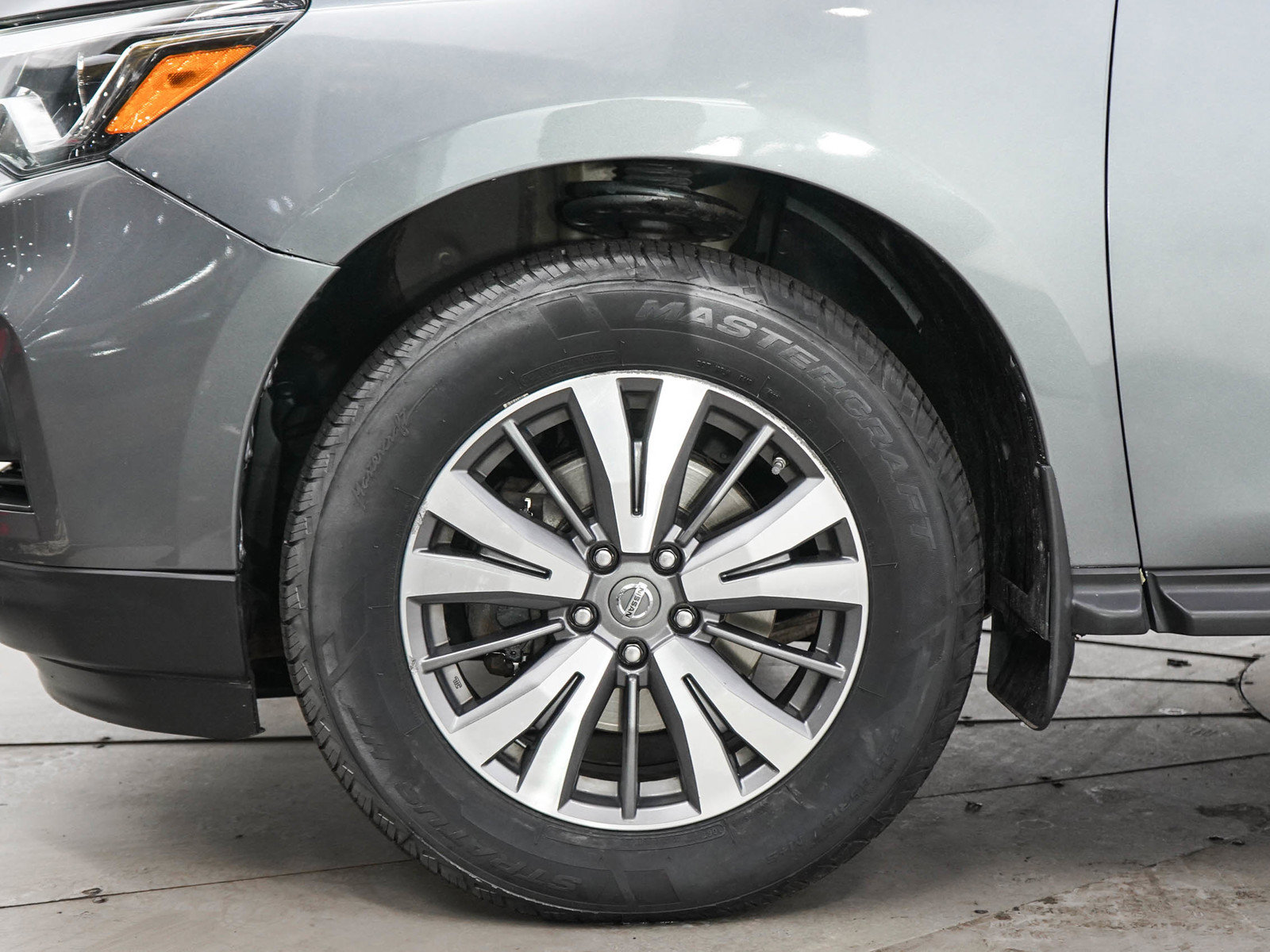 Used 2017 Nissan Pathfinder SL w/ SL Tech Package AWD/4WD image 29