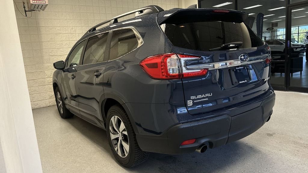 Used 2024 Subaru Ascent Premium w/ Convenience Package image 3