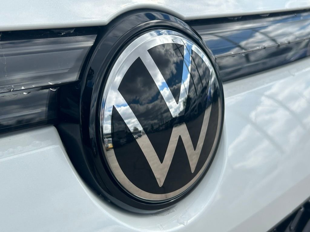 New 2026 Volkswagen Tiguan SE R-Line image 40