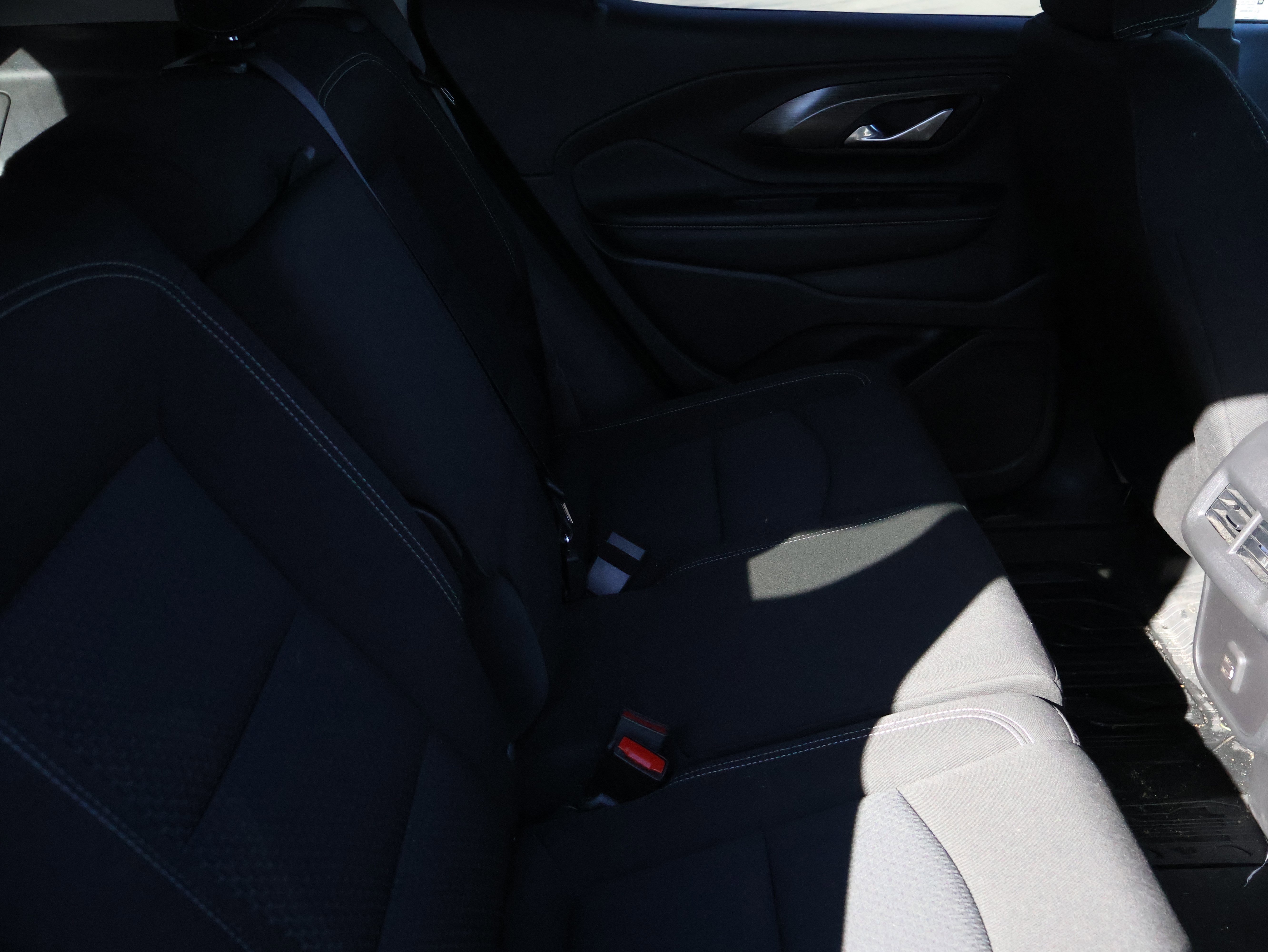 Used 2022 GMC Terrain SLE w/ Driver Convenience Package AWD/4WD image 13